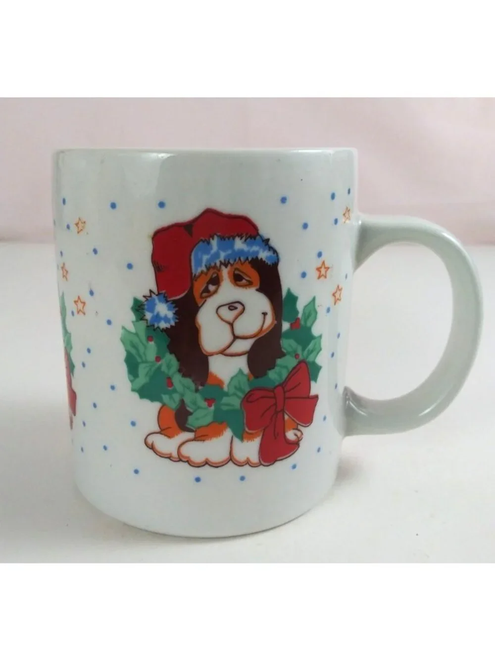 Vintage 1980's Christmas Hound Dog With Wreath Coffee Cup